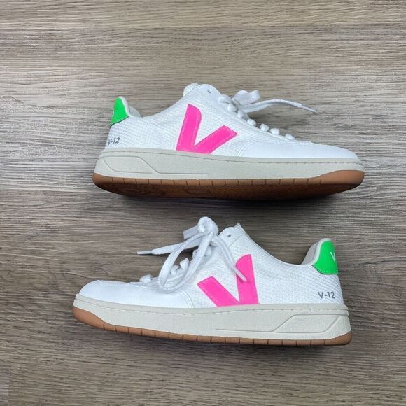 Veja Womens Size 4 White V-12 Low Top Laced Up
